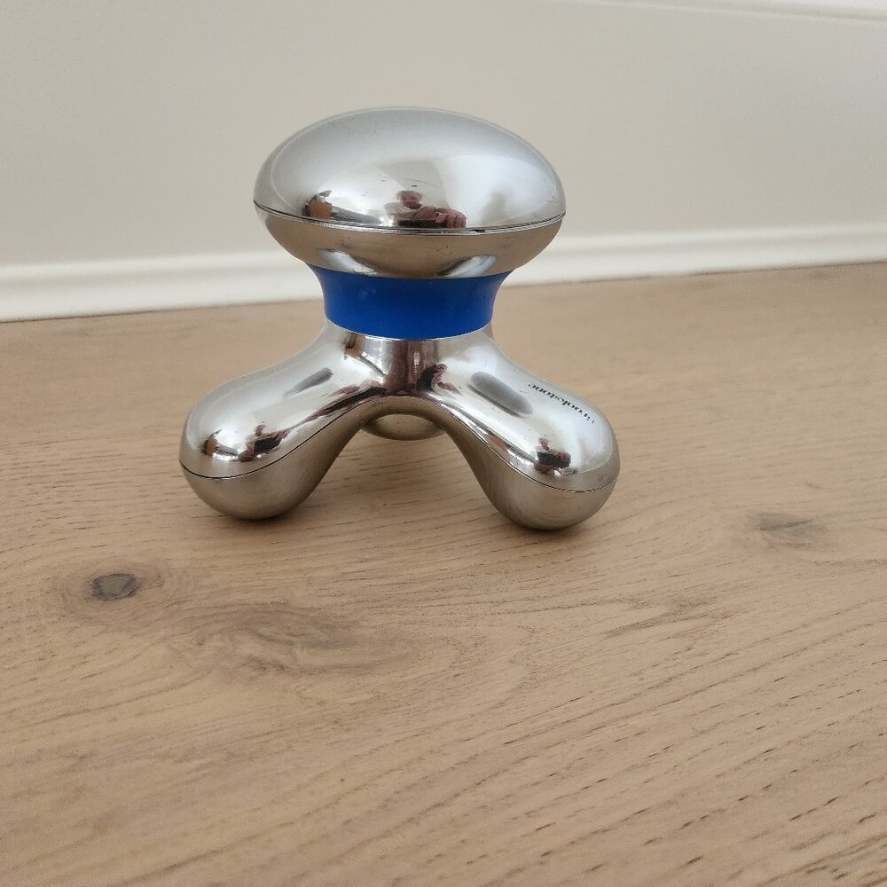 Brookstone Buzz Mini Massager